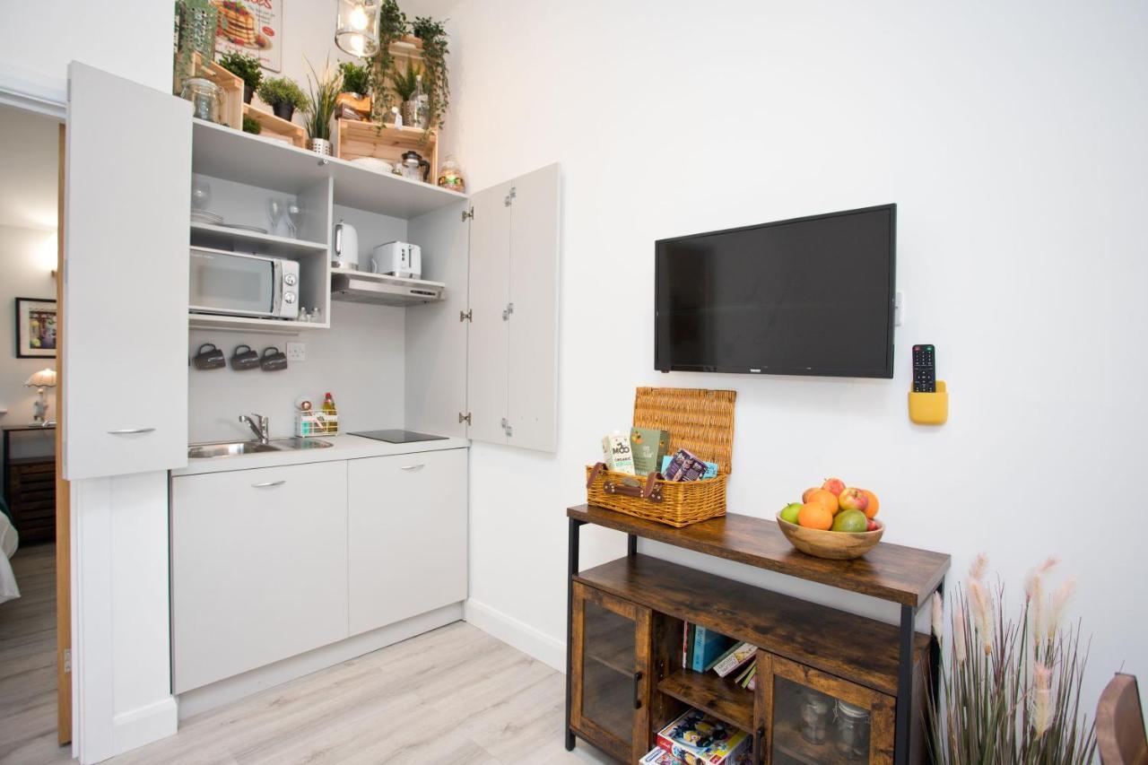 The Bearded Goat Den - A Rural Retreat At This Modern Holiday Cottage Saint Leonards Buitenkant foto